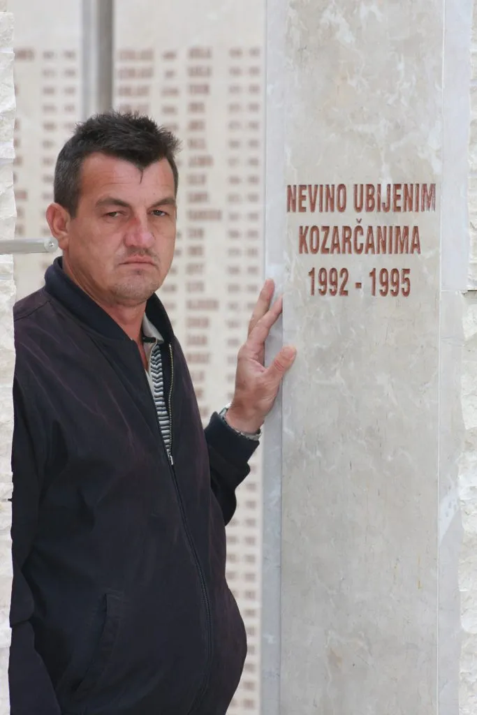 Dragan Stoinić Giga Spomenik u Kozarcu