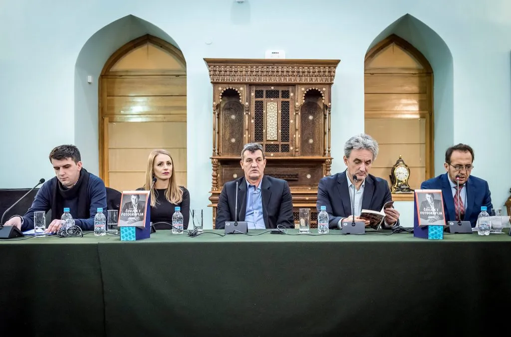 Fotografija sa promocije knjige Čovjek i fotografija Sarajevo 12.12.2017 Foto by Velija Hasanbegovic